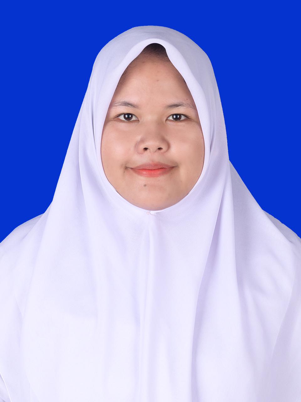 Putri Mutia, S.Farm